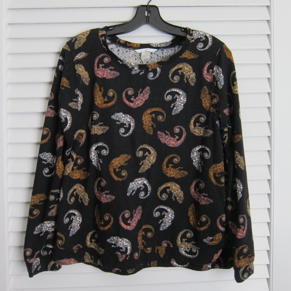 H&M Iguana Allover Print Textured Knit Shirt sz M
